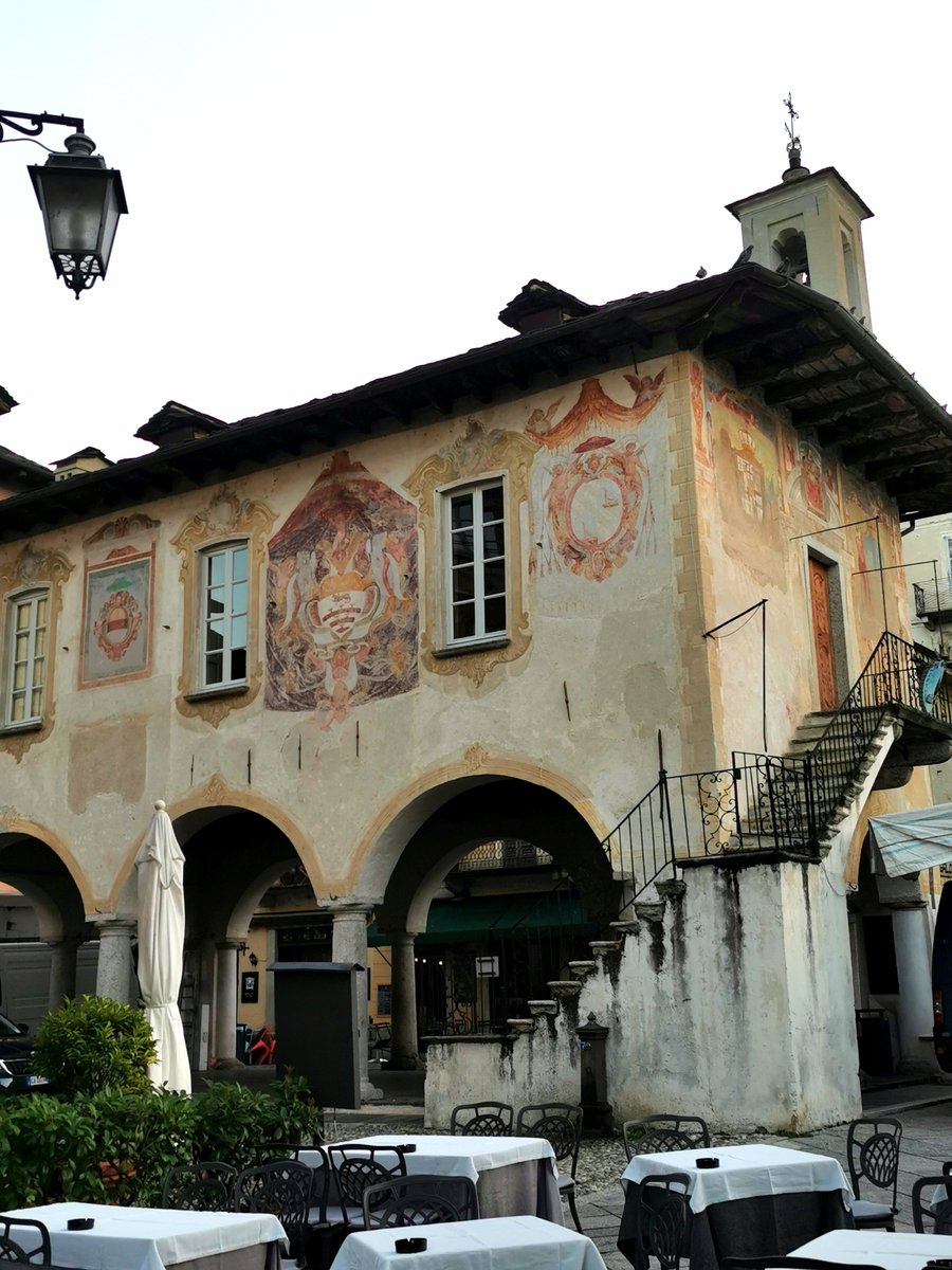 Buongiorno
Orta San Giulio...riflessi 😍💙
#lagod'Orta
#OrtaSanGiulio
#IlPalazzetto
#Piemonte