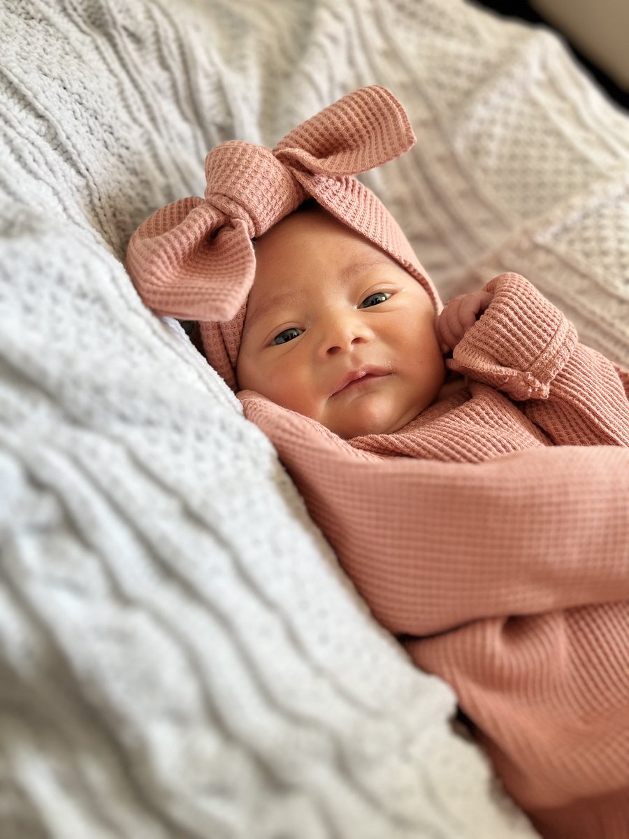 JanCarabeoCBS3's tweet photo. One week ago, we welcomed Baby Sylvie to the world. She clocked in at 5 pounds, 12 ounces and 17 3/4 inches long. We’re so happy to introduce you to her today and thank all the wonderful doctors and nurses who helped along the way. See, I’m already rhyming. Let’s do this, Sylvie! https://t.co/nC0SRJt7eE
