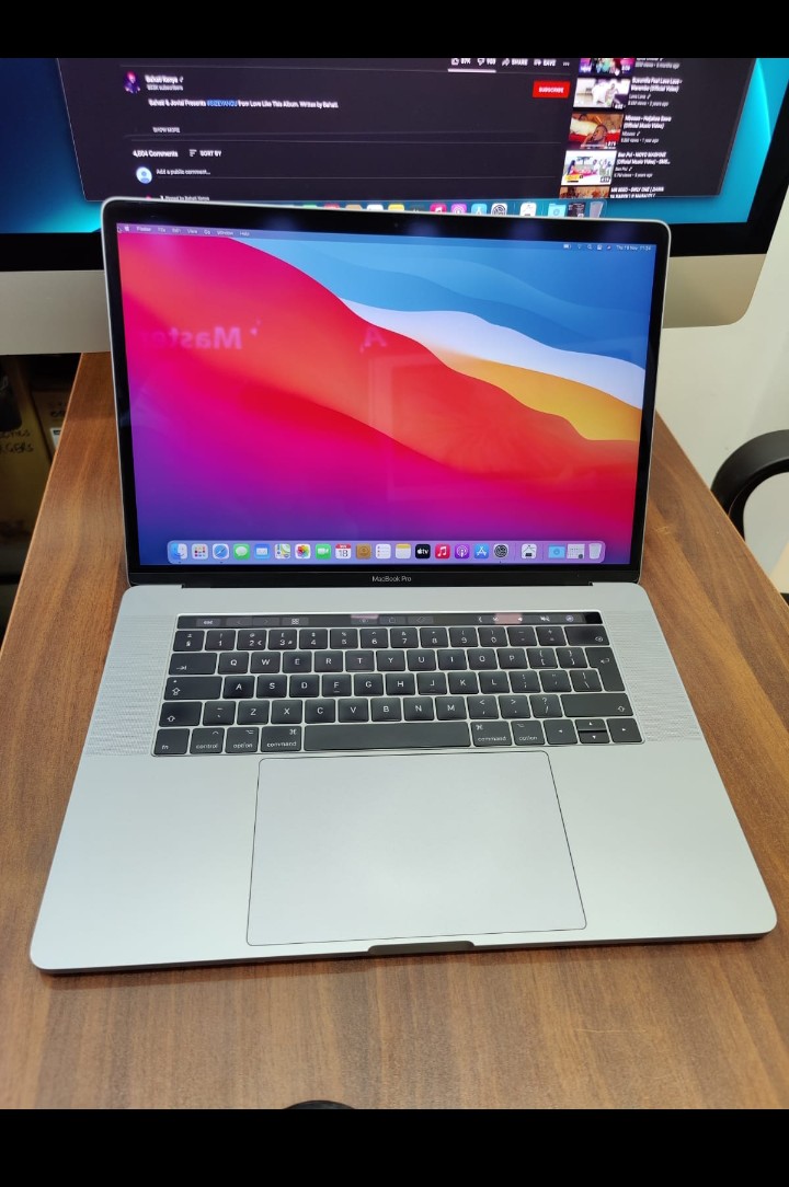 Tommugo1's tweet photo. Macbook pro 2019 16" core i7 512 ssd hard drive 16gb ram 2.3Ghz Radeon Graphics card 4gb dedicated 165,000/= https://t.co/okyDxdaR6V
