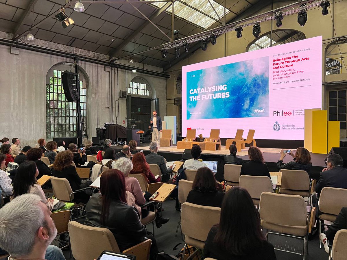 fpa's tweet photo. .@Migs212, director ejecutivo de la consultora @WeAreFFWD, ofrece la primera ponencia del encuentro #ReimagineTheFuture2022, bajo el título “Pronóstico estratégico para las Artes y la Cultura”. https://t.co/1gLxbu6qr6