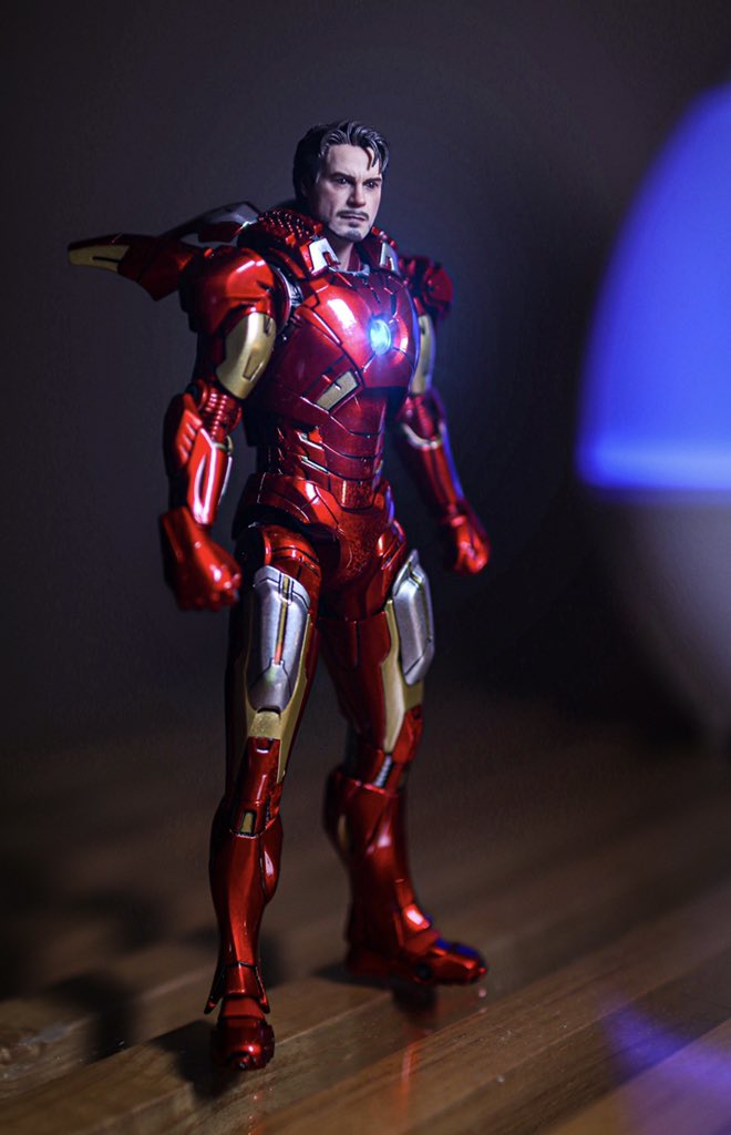 yuki777kuu's tweet photo. comicaveのアイアンマンマーク7を購入しました

ヘッドを閃回のトニーヘッドに交換すると　まるで小さなホットトイズです‼️
なんてことを言うとホットトイズに怒られそうですが1/12サイズとしては閃回もcomicaveも　とてもよく出来ています😁

#comicave #閃回　#アイアンマンマーク7 #トニー https://t.co/pI0Gya1bca