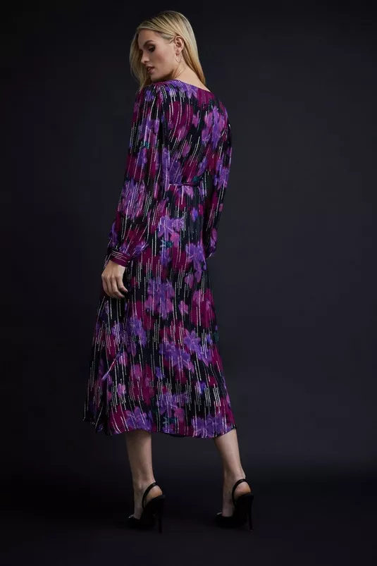 WallisFashion's tweet photo. The dress that deserves its own moment π«Άπ»
Prepare for party season in style with deep autumnal florals β¨
Are you party-ready?
Shop online here
https://t.co/lwkgIvmcuS
#foreverwallis #wallisfashion #wallisloves #autumnfashion #autumnwear #metalliclooks https://t.co/otLCWbXNFn