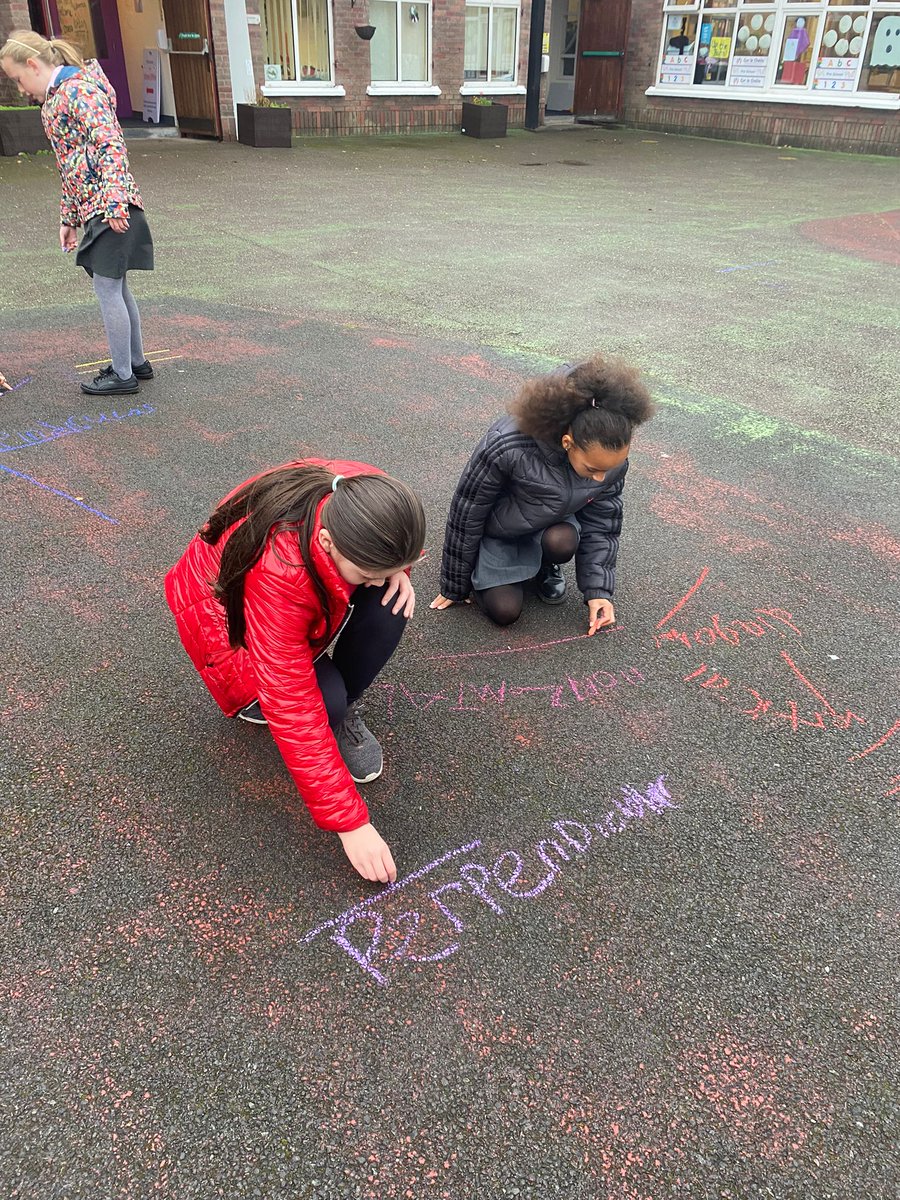 TogherGirls's tweet photo. The smiles from Mr.Fullam's students @TogherGirls tell us how much they enjoyed taking their learning out of doors. Bail ò Dhia ar an obair a chailìnì. @mathsweek #IUseMaths @PDSTPrimarySTEM #shapeandspace #maths #togher #angles https://t.co/bHU43NAQ5w