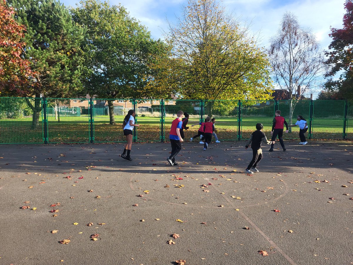 firs_pe's tweet photo. On Monday the @FirsPrimary basketball team played @brownmead_sport in a 5v5 tournament.
Great skills shown all round by both teams well done all.

@cent_coaching https://t.co/n2PAU3B5nF