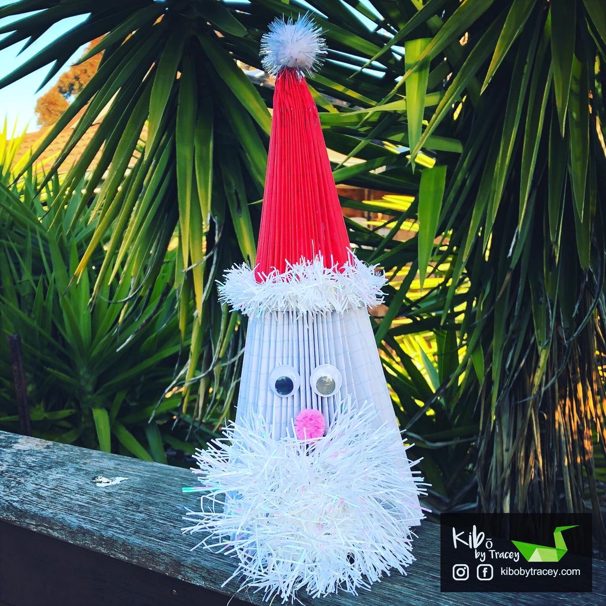 aussiestorm65's tweet photo. Santa Claus made from folding a book. Why? Because I felt the need to, that’s why!
#aussiestorm65 #christmas #christmasdecor #foldedbook #handmade #Geelong https://t.co/aJEWOb55MV