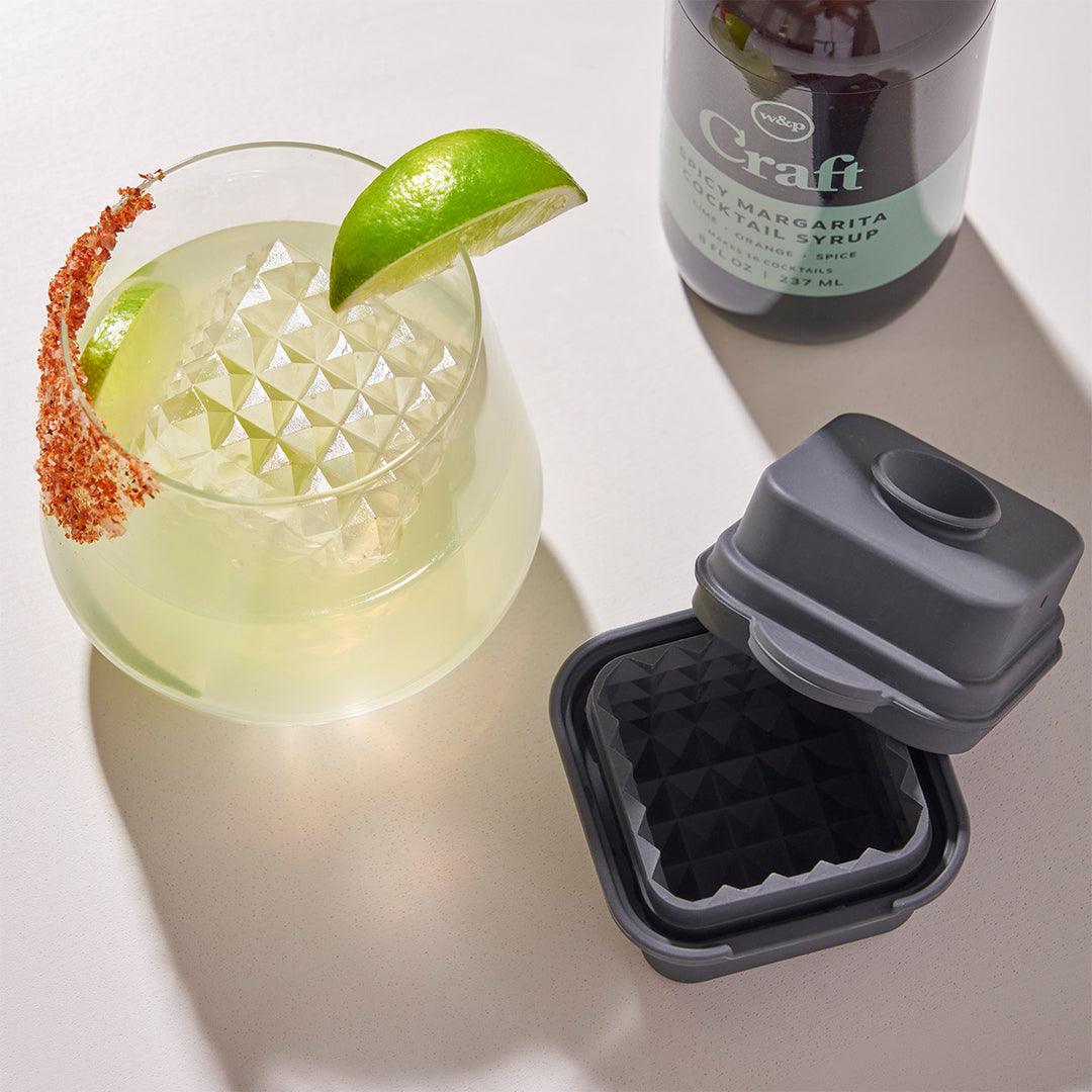 terriwintertop3's tweet photo. The large etched cube ice mould and the large ripple wave etched sphere ice mould.
Melts slowly for minimal dilution to chill your drink with a clean-finish taste. Made from food-grade silicone, this ice tray is BPA-free, dishwasher safe and designed to keep out freezer-flavours. https://t.co/p0LcllRCTN