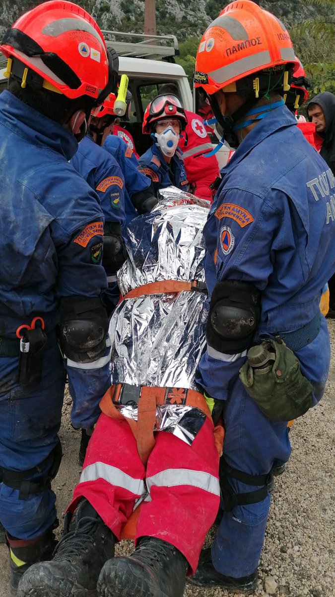 SOSGR112's tweet image. #RT @GSCP_GR: A 58 members team🇬🇷 from #CivProGR &amp;amp; @Pyrosvestiki w/ 14🚒 &amp;amp; 2🐕‍🦺 participated in the Search &amp;amp; Rescue #fullscaleexercise #earthquake 📍Montenegro🇲🇪
 
5️⃣ days (10-14/10)
8️⃣ countries
6️⃣0️⃣0️⃣+ participants

🤝Enhancing multinational cooperat…