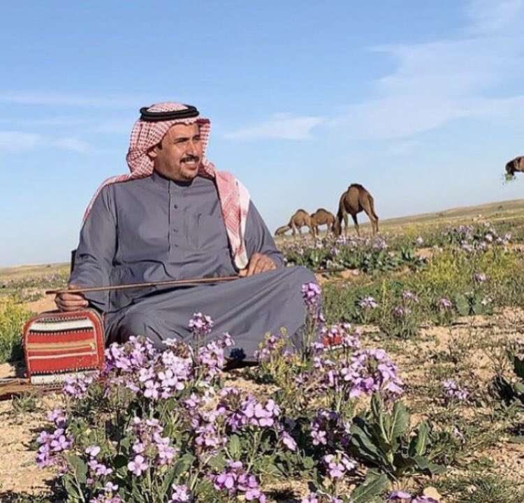f_ahad001's tweet photo. #احمد_ندا_بن_عشوان

الحزن خيم على الصفرا العباديه 
حنت ومعها عيون الناس بكتها 

كن الخبر جايها مع درب طرقيه
وكن المفالي بفقد العود عزتها https://t.co/yxB211CJwX