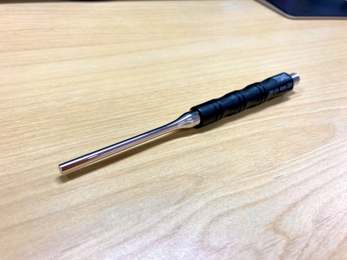 86PRADOcom's tweet photo. 今度の86のブレーキパッド交換に備えて購入。4mmです。
他で代用もできるけど、やはりあると快適。

美しい。。。

限られた用途の工具ってなぜこんなに美しいんだろう。。

新しい工具ってやっぱテンション上がる。

この喜びだけで1ヶ月は楽しめるな。

#tone 
#ピンポンチ 
#工具 
#工具好き https://t.co/4H32aX4nwg