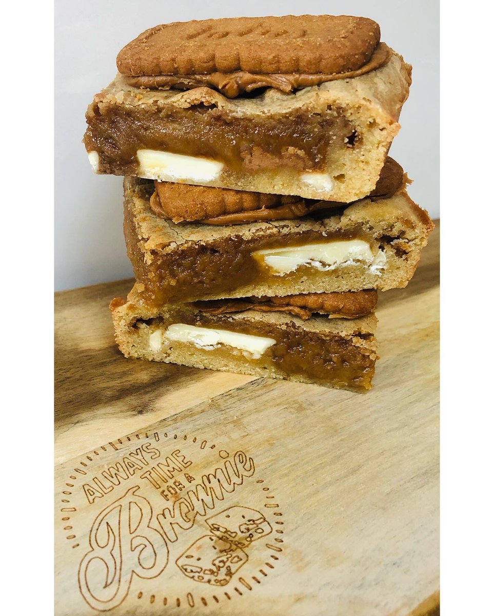 JoHammo21979465's tweet photo. Biscoff Blondies - delicious as they are but even more moreish served warm with some ice cream. DM me your order today.#biscoffblondies #biscoffspread #biscoff #biscoffbiscuits #whitechocolate #blondies #postalblondies #deliciousfood #treats #sweettreats #lotusbiscoff #homemade https://t.co/acNXZBOaGr