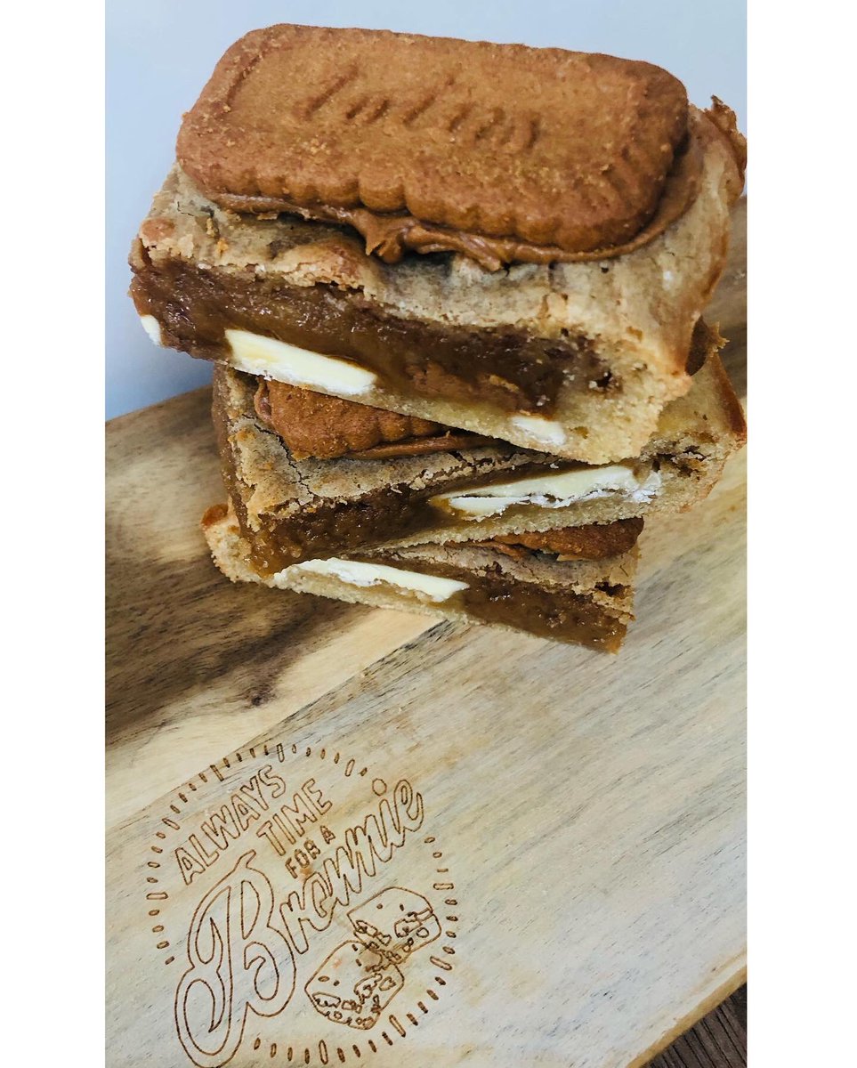 JoHammo21979465's tweet photo. Biscoff Blondies - delicious as they are but even more moreish served warm with some ice cream. DM me your order today.#biscoffblondies #biscoffspread #biscoff #biscoffbiscuits #whitechocolate #blondies #postalblondies #deliciousfood #treats #sweettreats #lotusbiscoff #homemade https://t.co/acNXZBOaGr