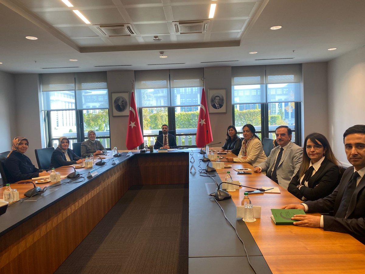 Sağlık ve Gıda Politikaları Kurulu toplamızda, güncel sağlık politikalarımız üzerine kapsamlı değerlendirmelerde bulunduk. Hekim, Eczacı ve Sağlık çalışamlarımızın sorunlarını tüm yönleri ile ele aldık.