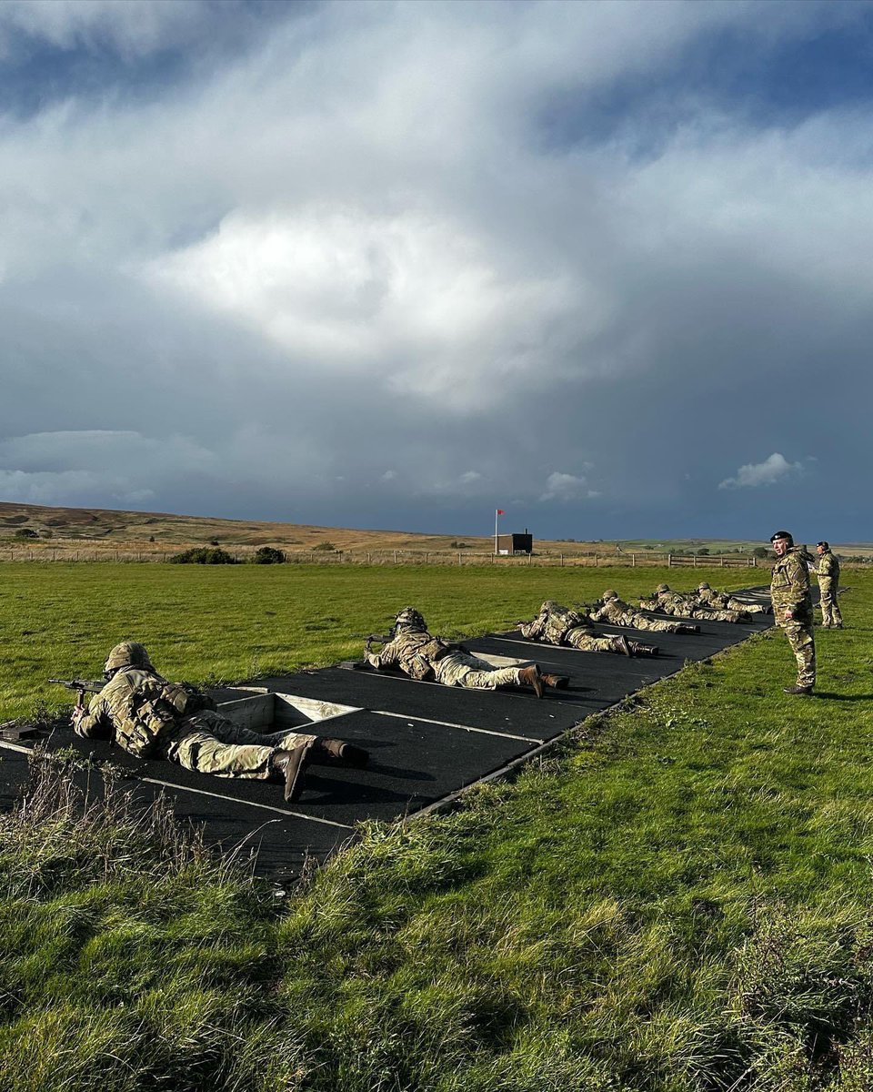 RoyalArmdCorps's tweet photo. Last weekend D Sqn @TheQOY1 deployed to Wathgill Camp to complete their annual range qualification and their annual role fitness test. All tests help to boost the Squadron’s deployability #qoy #yeomanry #armyreserve #britisharmy #lightcav #recce #ranges #fitness #tabbing https://t.co/e7p1RiriVe