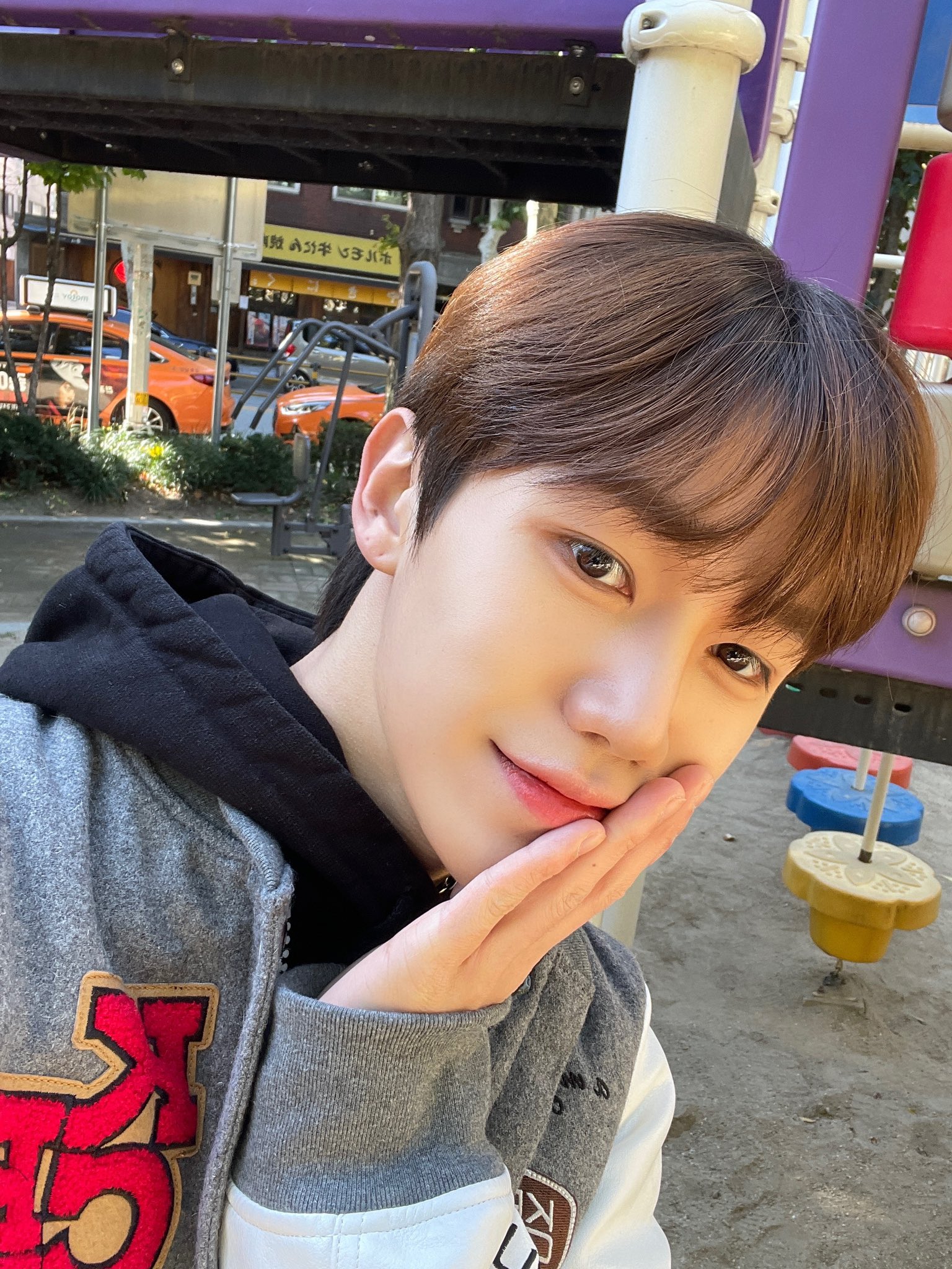 DIGNITY on Twitter: "@healermeow @Kpop_ctzen Askom 안녕요!!!" / Twitter