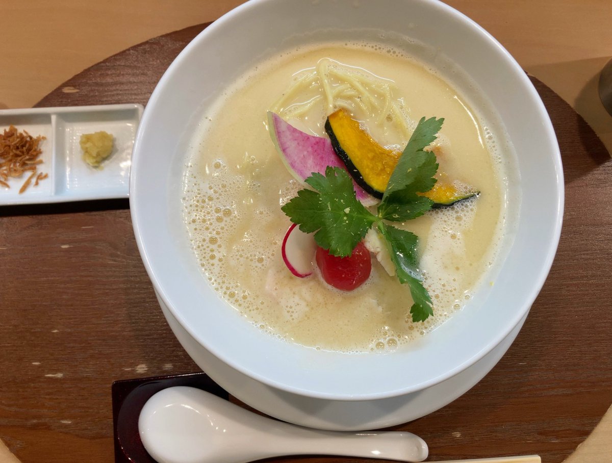 _FukasawaWalker's tweet photo. 鎌倉駅　篝（かがり）

前回はつけ麺だったので今回は鶏白湯そば

美味しい🤤

#湘南深沢ごはん番外編 https://t.co/g22G7dRH5w