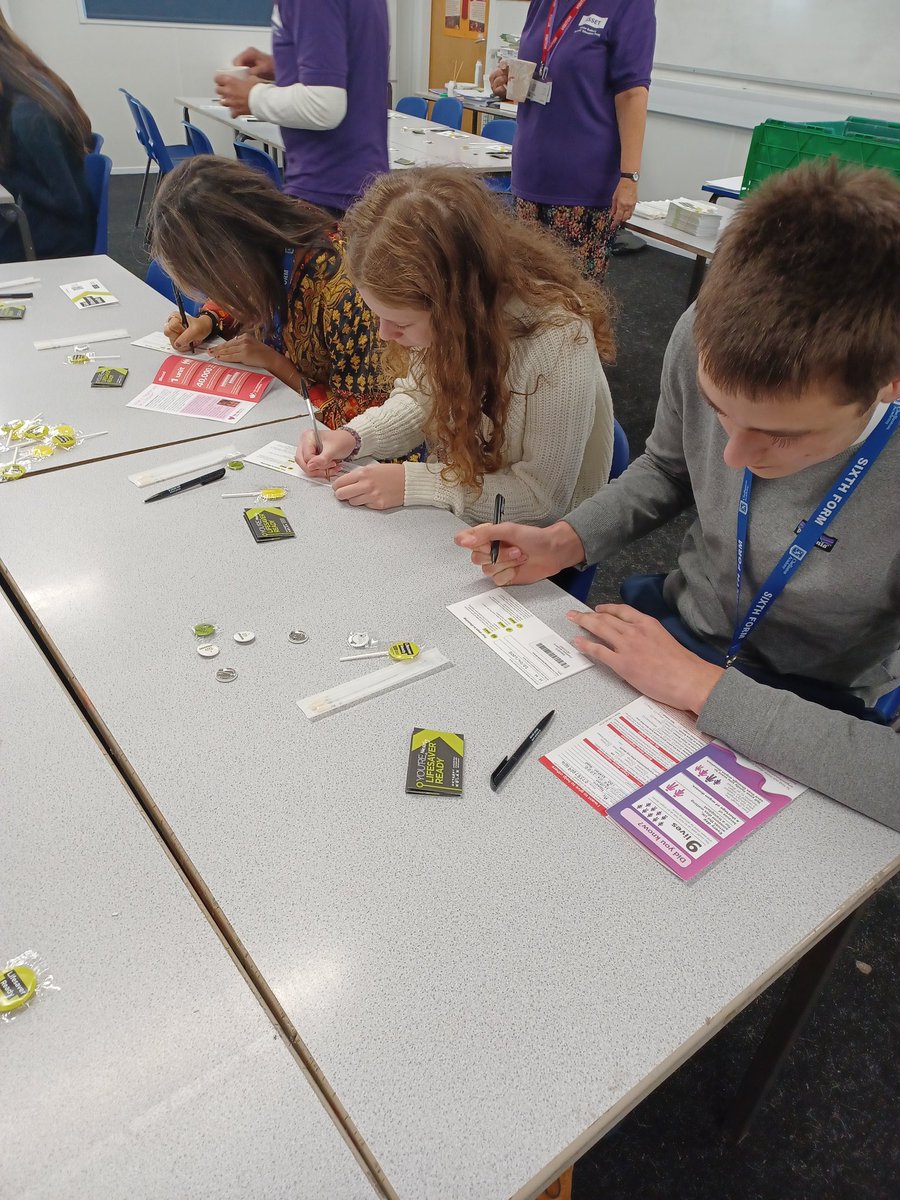 ChelloSixthForm's tweet photo. Not only that, today 97 of our students joined the Stem Cell Register. These incredible students could now save the life of someone with Leukaemia who needs a bone marrow transplant. So incredibly proud. https://t.co/40PWwKHwk7