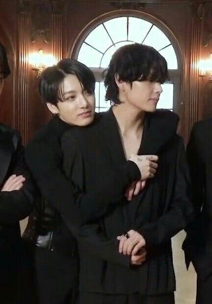 NaverNewsRp's tweet photo. 📰PRIMICIA 

Al parecer nuestro principe @Skywithlove__ y el prodigio del arte @vinxtinto han terminado su relación. Nos entristece bastante la situación y esperamos que no tenga que ver con la familia real, vamos a extrañar mucho a esta hermanosa pareja💔. https://t.co/m80oh26ORj