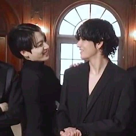NaverNewsRp's tweet photo. 📰PRIMICIA 

Al parecer nuestro principe @Skywithlove__ y el prodigio del arte @vinxtinto han terminado su relación. Nos entristece bastante la situación y esperamos que no tenga que ver con la familia real, vamos a extrañar mucho a esta hermanosa pareja💔. https://t.co/m80oh26ORj