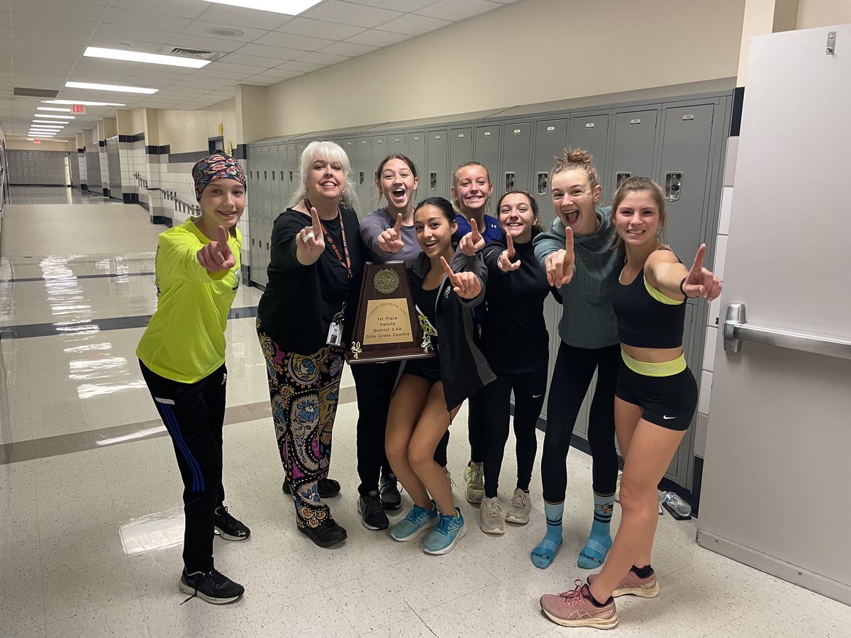 XcBoswell's tweet photo. Trophy tour around Bos continued… https://t.co/rabVVtxNOr