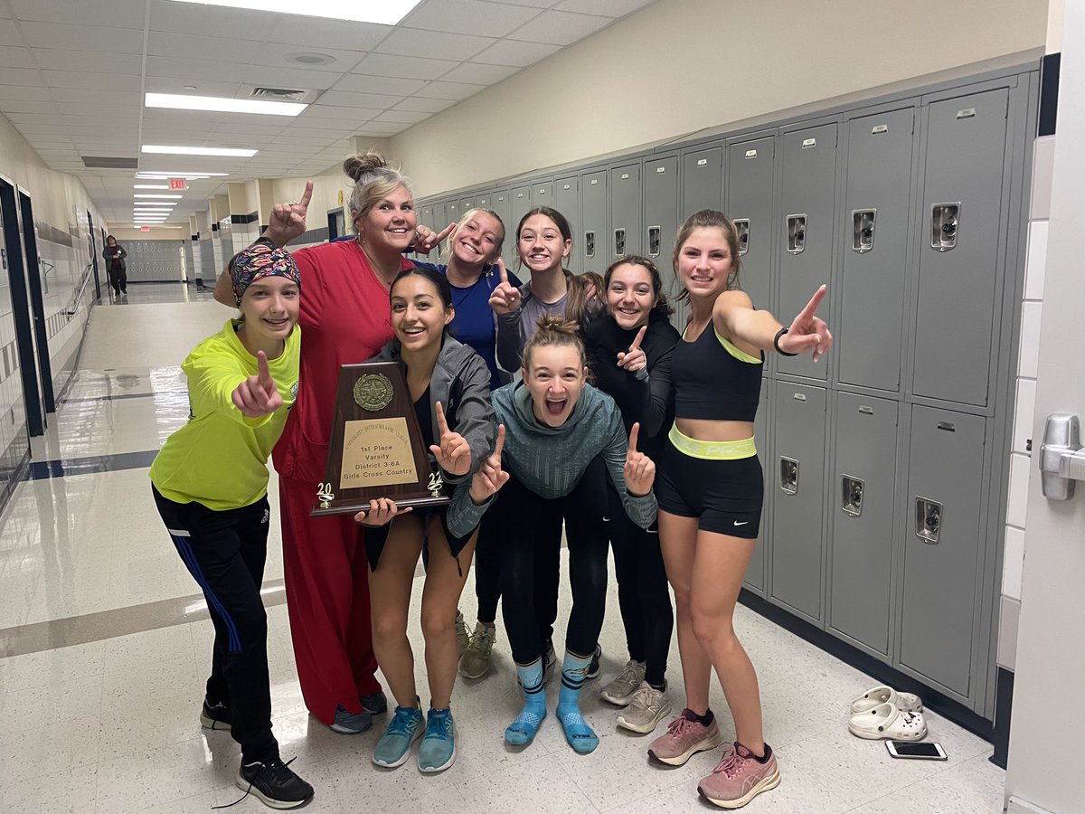XcBoswell's tweet photo. Trophy tour around Bos continued… https://t.co/rabVVtxNOr
