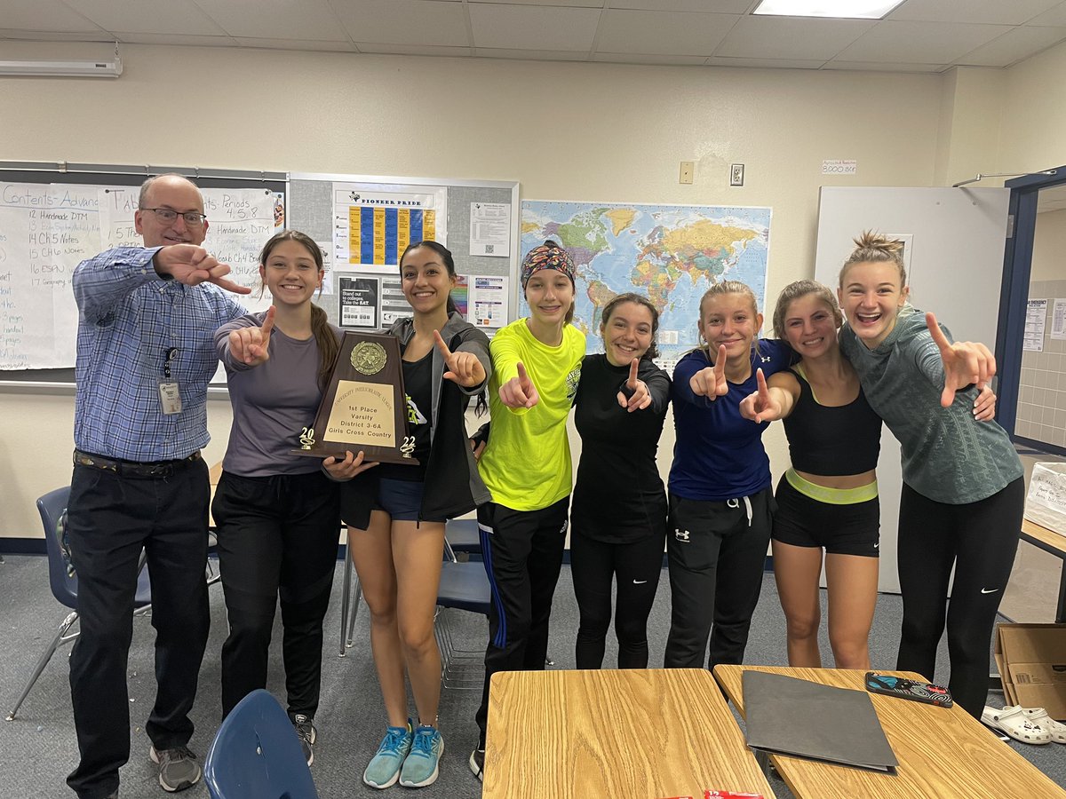 XcBoswell's tweet photo. Trophy tour around Bos continued… https://t.co/rabVVtxNOr