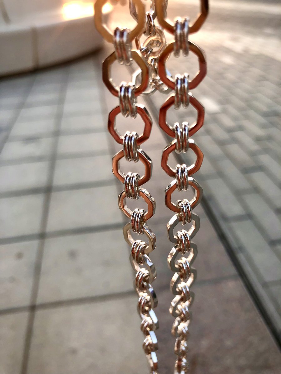 pawellwitt's tweet photo. Anyone #InAbuDhabi for #UFC280 ? 
Open Workouts about to start at #YasMall as part of @ADShowdownWeek 👊🏼

Finally got my #OctagonChain to show other #UFC fans @UFCStrikeNFT Moment NFTs of fighters who’ll compete on Sat that are available in the marketplace💢⛓

#mma #OwnTheGlory https://t.co/wPEGexvvcu