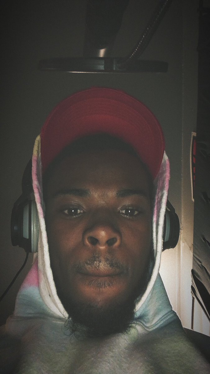 7so_g7's tweet image. 3 Hours In The Booth 🎶 Ain’t 💩🥱 #AlbumMode #7LG #700Degreez 🔜 💿