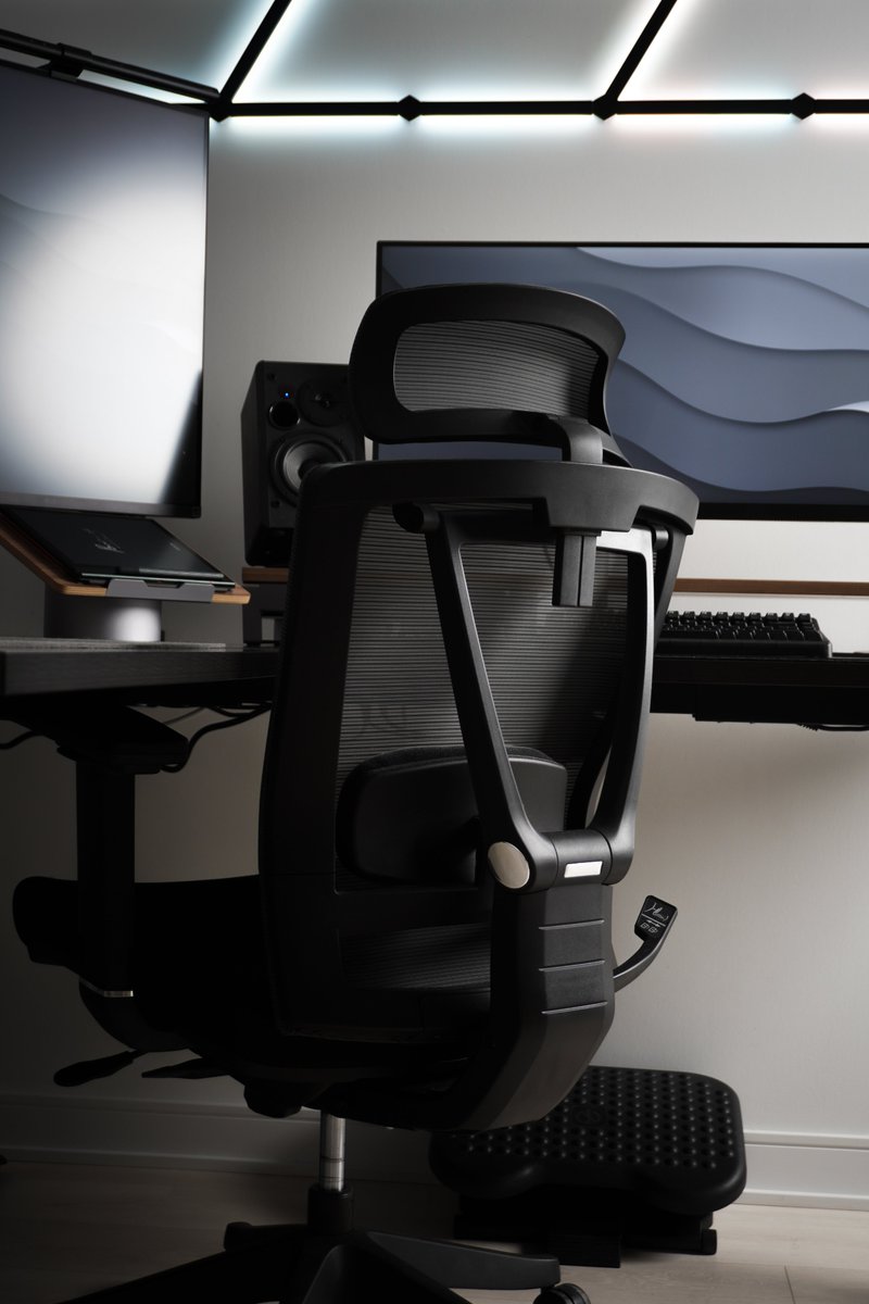 EFFYDESK's tweet photo. Just the perfect piece to complete your EFFYSETUP👌🏻😎
📸: @nicesetupdude
#effydesk #EFFYSETUP #standingdesk #ergonomicchair #ergonomics #ergonomicsolution #desktour #deskinspiration #officechair #sleeksetup #canadian #canadamade #canadianbrand #explorepage https://t.co/Ig7nsD3Ad9