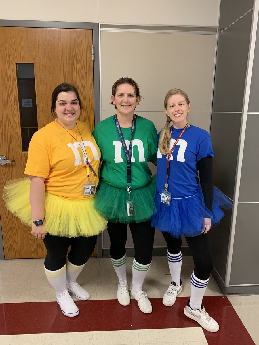 kaygustafson's tweet photo. Marcus won’t be seeing double….they’ll be seeing triple!!  Go Farmers! @lewisvillestuco @LewisvilleHS  #LHSspiritdays https://t.co/DcFXzKV3wP