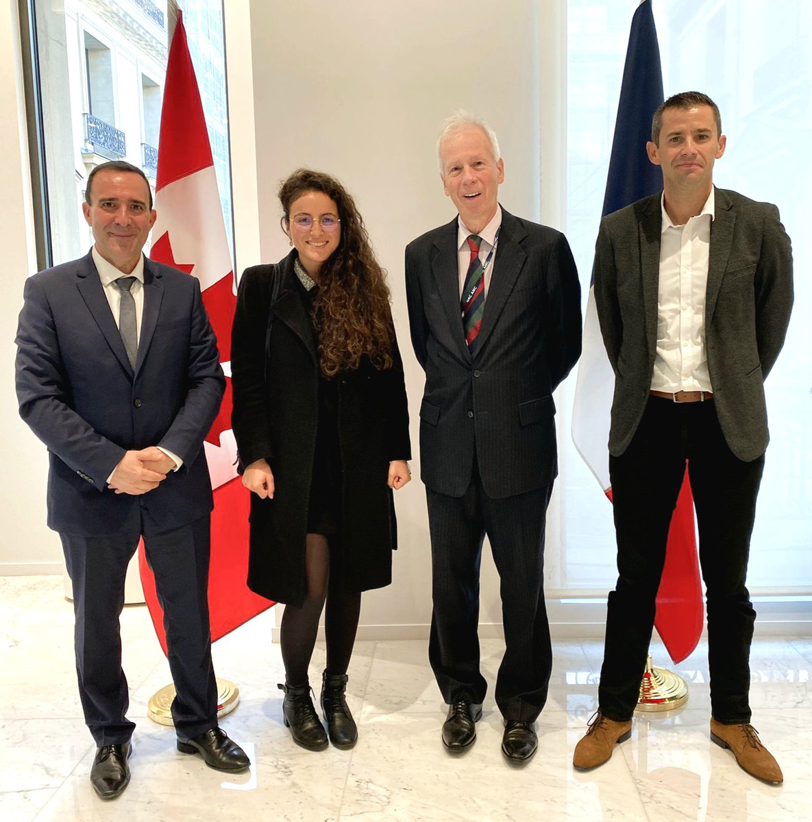 HonStephaneDion's tweet photo. .@NLanglois76, Frédéric Canto @fc3891 et @SarahKhedim accompagnent à l'@AmbCanFrance un groupe de jeunes #Dieppois mobilisés pour le #Devoirdemémoire. Excellents échanges sur les liens profonds entre le Canada 🇨🇦 et @dieppefr. https://t.co/Dg2M2GR6Cn
