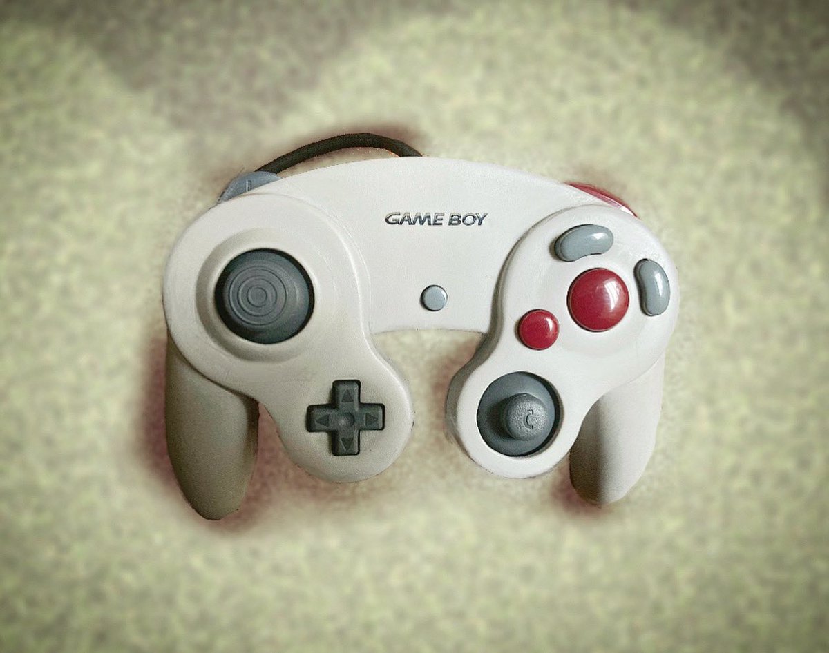 2D_Ben's tweet photo. The anti-notch.

DMG #Gameboy #GCC - with rounded gates.

#modding #gamecube #custom https://t.co/uYpMsQzNis