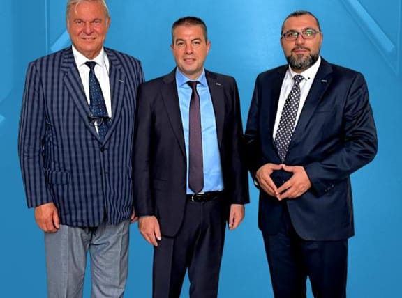 Derneğimiz @cumed Bşk Sn.Oğuz Akkaya  @oguzakkaya9 Adana Ticaret odası seçimlerinde 27.Grup mavi liste meclis üyesi olarak seçilmiştir. 
Cumed YK üyemiz Sn. Kerem Şen 27. Grup Meclis Bşk.vekilliğine seçilmiştir. 
Kendilerini tebrik eder başarılar dileriz.<a href="/tumdef/">TÜMDEF</a> <a href="/kyz841/">Kemal Yaz</a> <a href="/CCumed/">ÇUKUROVA MEDİKALCİLER DERNEĞİ ( CUMED )</a>