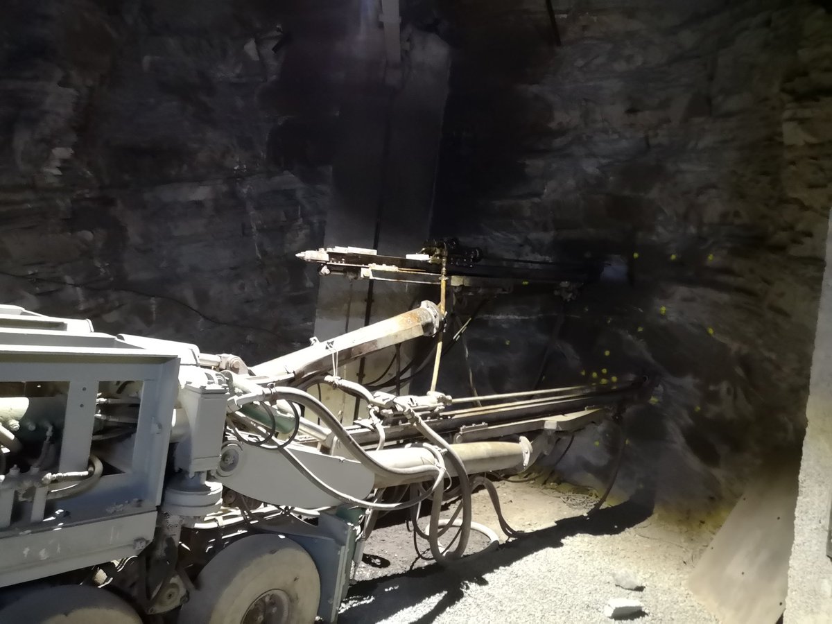 LordGrimme's tweet photo. Das erste mal in meinen Leben in einer Bergbau Mine gewesen. Fühlt sich schon seltsam an, wenn man 300m unter der erste ist.
#Ramsbeck https://t.co/JXmW7xrPDY