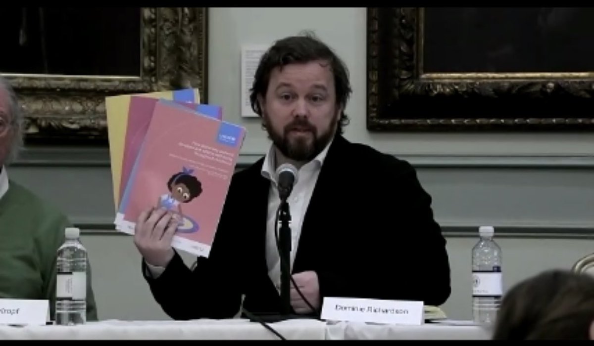 l4wb_f's tweet photo. “It is not about how smart we are, but about how we are smart” - Dominic Richardson 

🎤Right now at the US Launch of the #WhatMakesMe report on #CoreCapacities.

@FetzerInstitute @UNICEFInnocenti https://t.co/l4KMlL7jWS