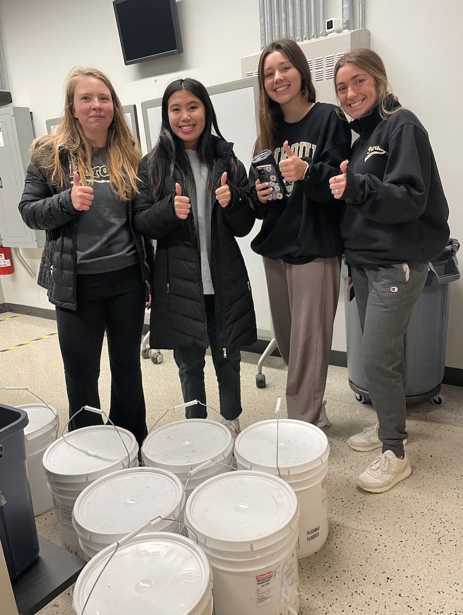 EpicsPlay's tweet photo. The Water Table team is furthering research on the effectiveness of the UV light by testing it on a 35-gallon sample of bacteria positive water. https://t.co/cDGEZepcJf