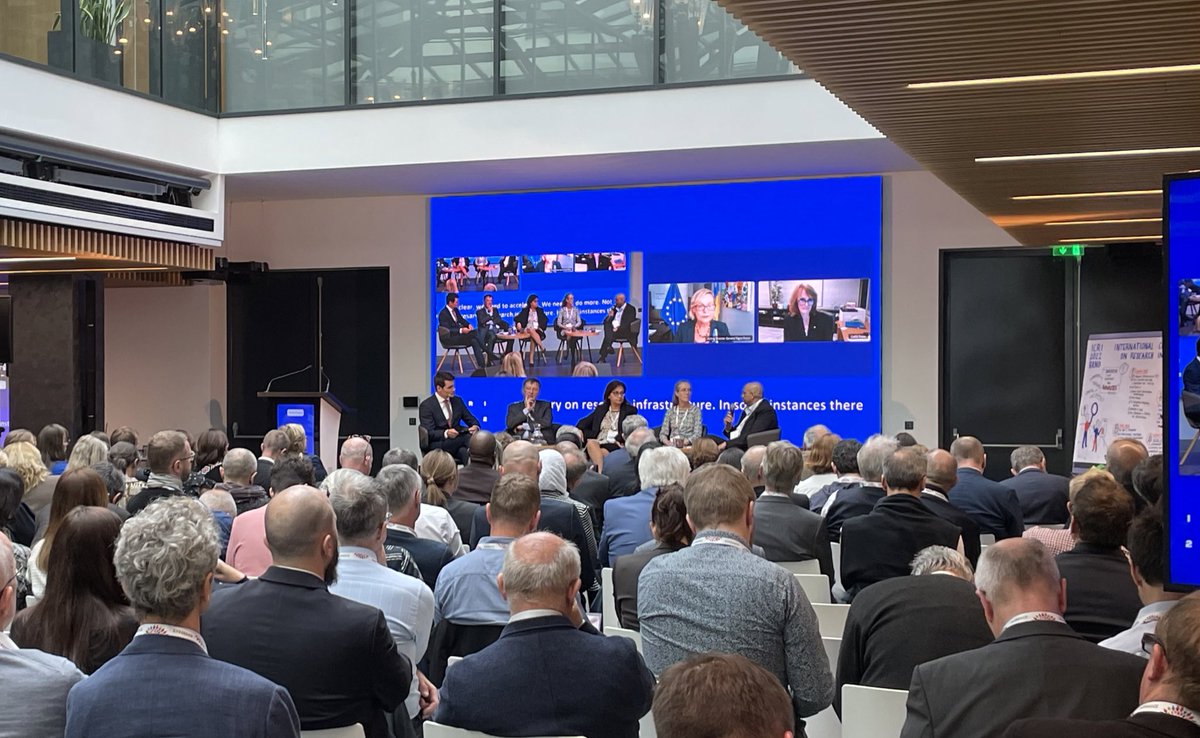 Great to be representing <a href="/ESO/">ESO</a> at #ICRI2022 this week in Brno 🇨🇿 to talk about international collaboration, #researchinfrastructures &amp; #sciencepolicy. Attendees are warmly invited to check out ESO’s virtual booth icri2022.gcon.me/exhibitor/68