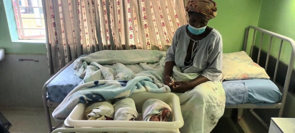 PhophiRamathuba's tweet image. She deserves some love,Midwife Tshililo Mphaphuli stationed at Masisi clinic, yesterday after knocking off  a heavily pregnant unbooked woman arrived she helped her deliver&amp;amp;to her surprise it was quadruplets Mother &amp;amp; 4babies are fine.She remains our Florance Nighteengale
