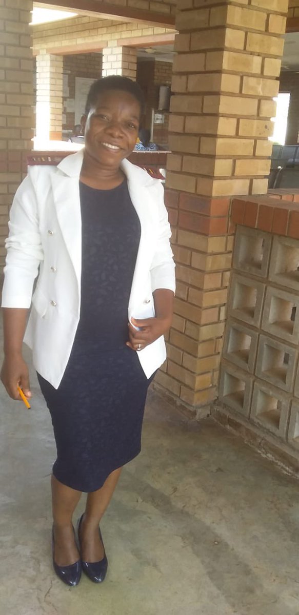 PhophiRamathuba's tweet image. She deserves some love,Midwife Tshililo Mphaphuli stationed at Masisi clinic, yesterday after knocking off  a heavily pregnant unbooked woman arrived she helped her deliver&amp;amp;to her surprise it was quadruplets Mother &amp;amp; 4babies are fine.She remains our Florance Nighteengale