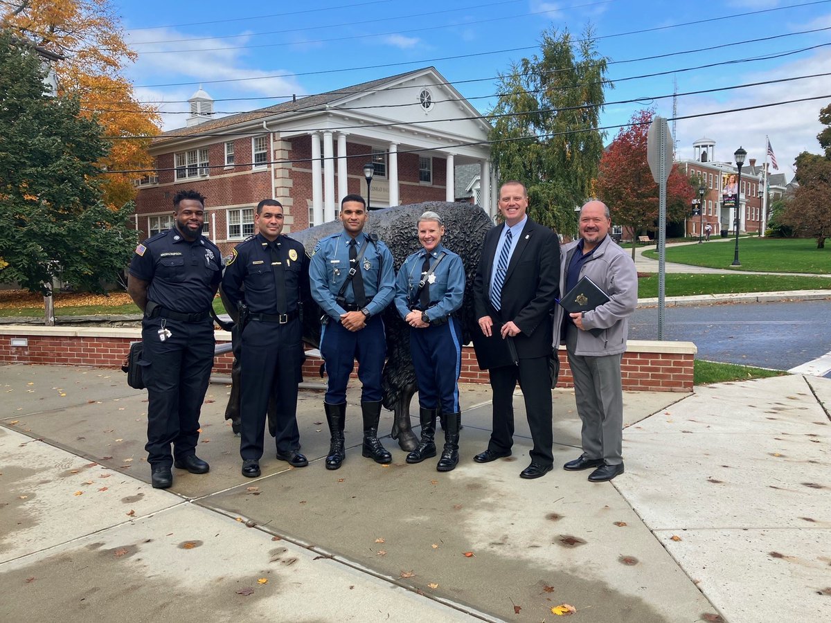 Nichols_College's tweet photo. Thank you so much to our panelists from the MA Department of Corrections, Homeland Security, MA State Police, and the Webster and Southbridge Police Departments. Students gained a lot of information on what it takes to earn a career in the Criminal Justice field. @NicholsCareer https://t.co/1Gv5v3ykYk