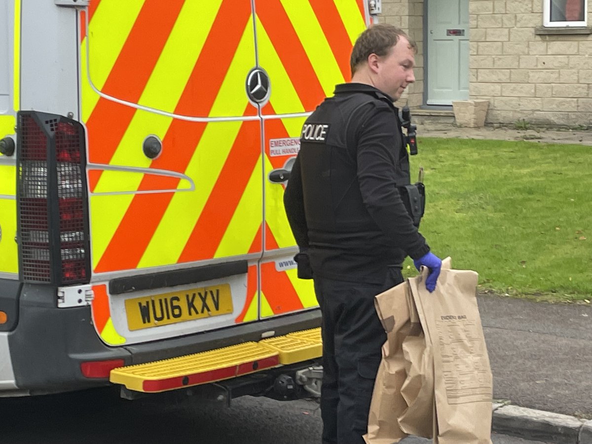 cironnielungu's tweet photo. This morning we carried out 5 warrants @ASPBathNES as part of a #CountyLines.  

We have arrested 5 suspects on suspicion of supplying Class A drugs and child exploitation.   

Thanks to our community for sharing information that helps us keep you safe.@ASPolice @ShelfordMark https://t.co/ydGlHJM73n