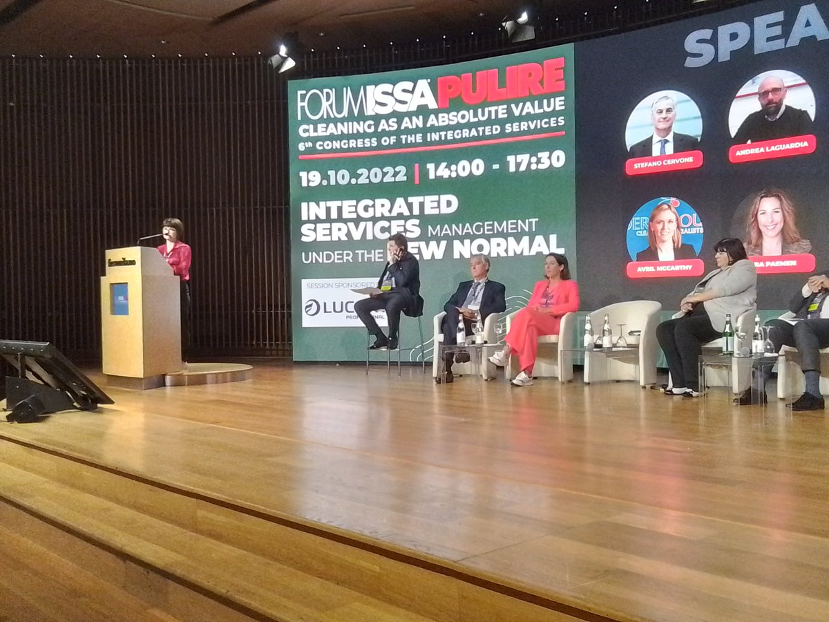 ISSAPULIREnet's tweet photo. "Tutti noi vogliamo vedere riconosciuto il valore della pulizia professionale.  La nuova normalità passa anche dalla digitalizzazione dei servizi di pulizia e dall'utilizzo della tecnologia co-botic". Michelle Mashall per la gestione dei servizi integrati nella nuova normalità. https://t.co/rQxvfvWnOF