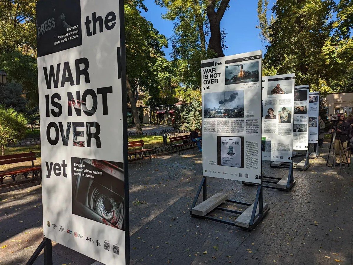 gorodetskaya's tweet photo. A great number of journalists became victims of #UkraineWar. And that’s not an accident, as russians put a lot of Ukrainian journos to their killing lists. A new exhibition in #Odesa City Garden reminds of this part of the price we pay. #StopPutinTerror #StopRussiaNOW #ArmUkraine https://t.co/IEoCOaNoup