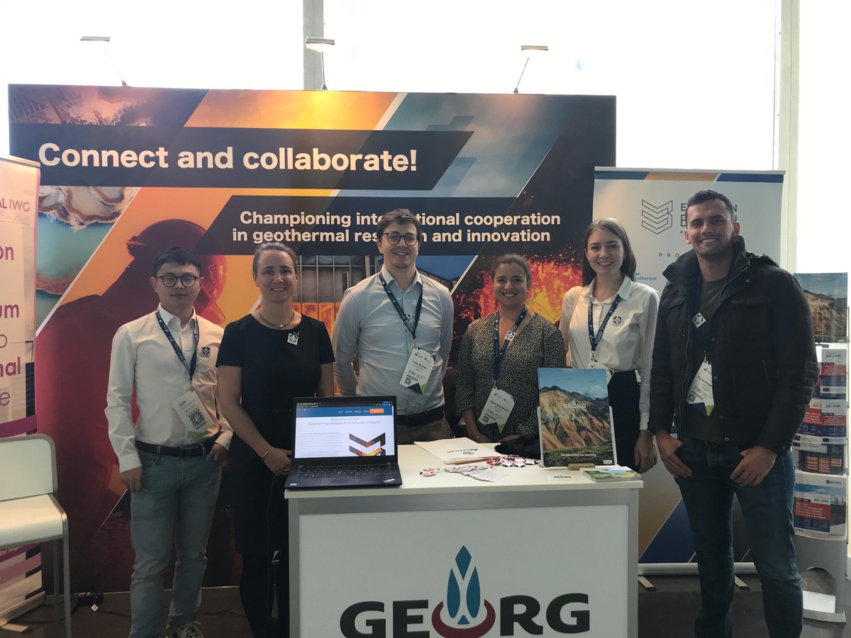 EASYGO_ITN's tweet photo. Many people seem interested in the activities and goals of EASYGO. Look out for our members with the quadratic buttons to ask about their work in EASYGO and visit our booth https://t.co/DePSnC3rie