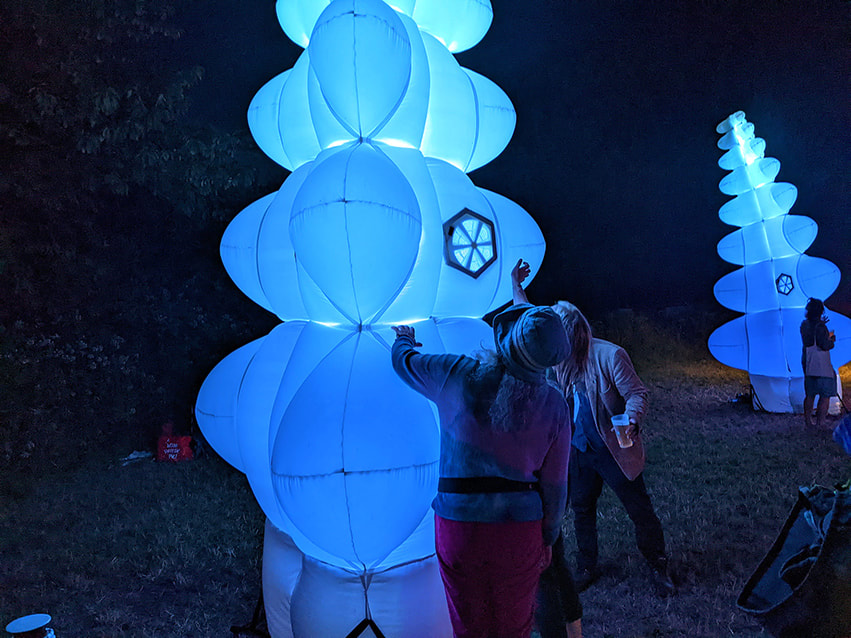 Visit Victoria Park and be enchanted by Unfurl at We Shine! 🌿 

Unfurl is a garden like no other. Nature, art and technology have combined to create something spectacular.

Find out more about this incredible Air Giants instillation here - bit.ly/3yNJPx5
