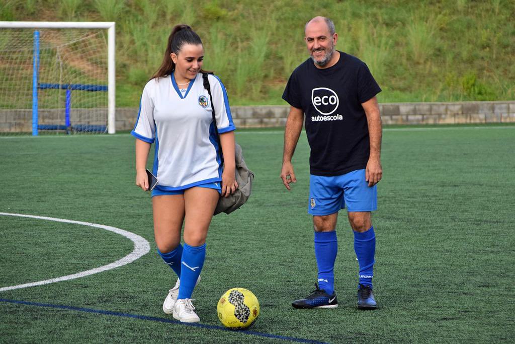 𝑫𝒆 𝒑𝒂𝒓𝒆𝒔 𝒂 𝒇𝒊𝒍𝒍𝒔/𝒆𝒔 💙
#UnSentiment