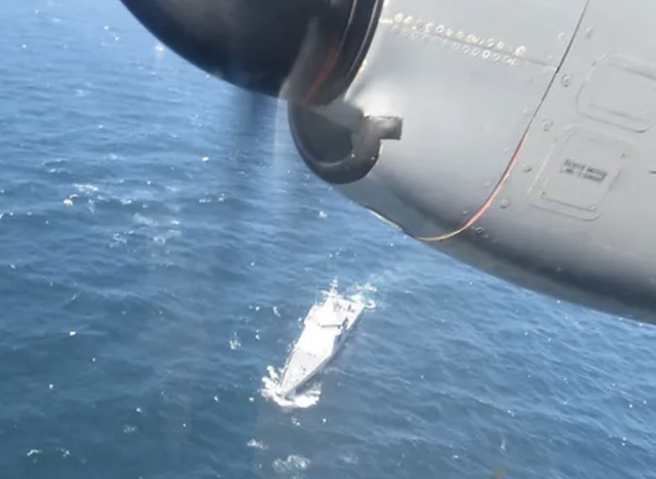 PucaraDefensa's tweet photo. El #patrullero #ARA “Contraalmirante Cordero” de la @Armada_Arg realiza #vigilancia #marítima
@MindefArg @AgriculturaAR #pesca @pampazul #ccm #zee #tracker #s2t @northropgrumman #coan #opv #pom @navalgroup #bnmp @EMCOFFA_Arg @MinSeg @PrefecturaNaval
https://t.co/bX25PP8C7E https://t.co/mhUtrhXSiO