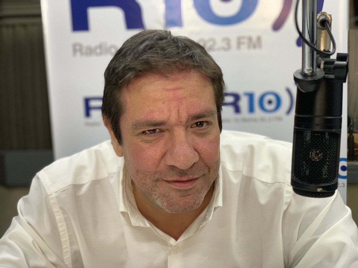 jorgerubionoti's tweet photo. #Ahora
🔴 Debate #InternaRadical
🗣 Pablo Daguerre (@pablo_daguerre).
🗣 Fabián Val (@Val_Fabian).
🗣 Fernando Roig.
📌 En #Posturas por @Radio10Bahia.
📻 92.3
📍 https://t.co/g7yOEkCsU2 https://t.co/ifKeuX0eXN