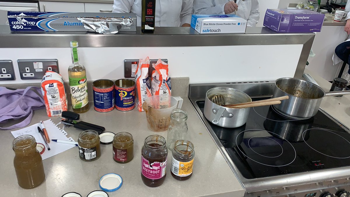 ClarissaMoore_'s tweet photo. Experimenting in the kitchens this morning making jams!  #creativity #CMFI @UlsterBizSchool https://t.co/G0wPbv7Ct1