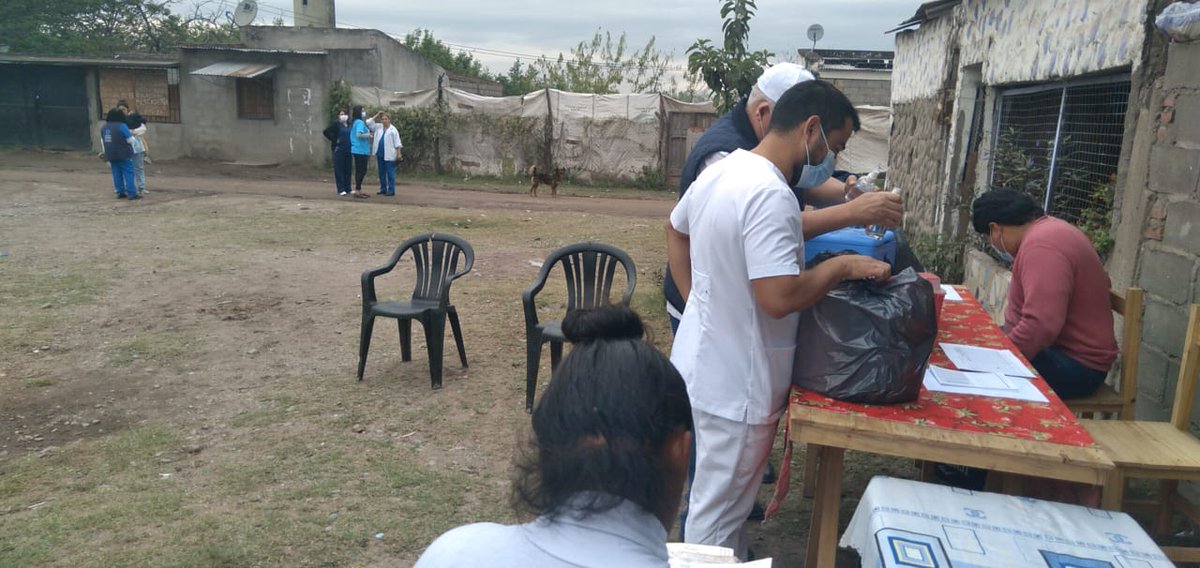 CuerdafloWalter's tweet photo. Campaña de Vacunación . Es importante brindar los cuidados y derechos de los más pequeños ,merendero San Cayetano , Casa socio productiva Crucero Belgrano , CAPS San Felipe , Secretaría de Estado de Políticas Integrales Sobre Adicciones MDST. https://t.co/hVAl8WFPon