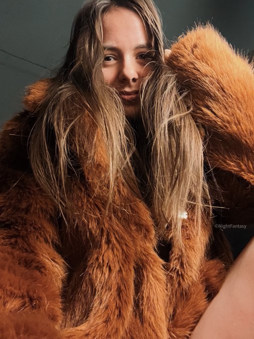 Soft &amp; Fluffy :D #fur #furcoat #furfetish #fluffy https://t.co/JgldUy5Myk<a href="/tag/fur"class="tags">#fur</a><a href="/tag/furcoat"class="tags">#furcoat</a><a href="/tag/furfetish"class="tags">#furfetish</a><a href="/tag/fluffy"class="tags">#fluffy</a>
